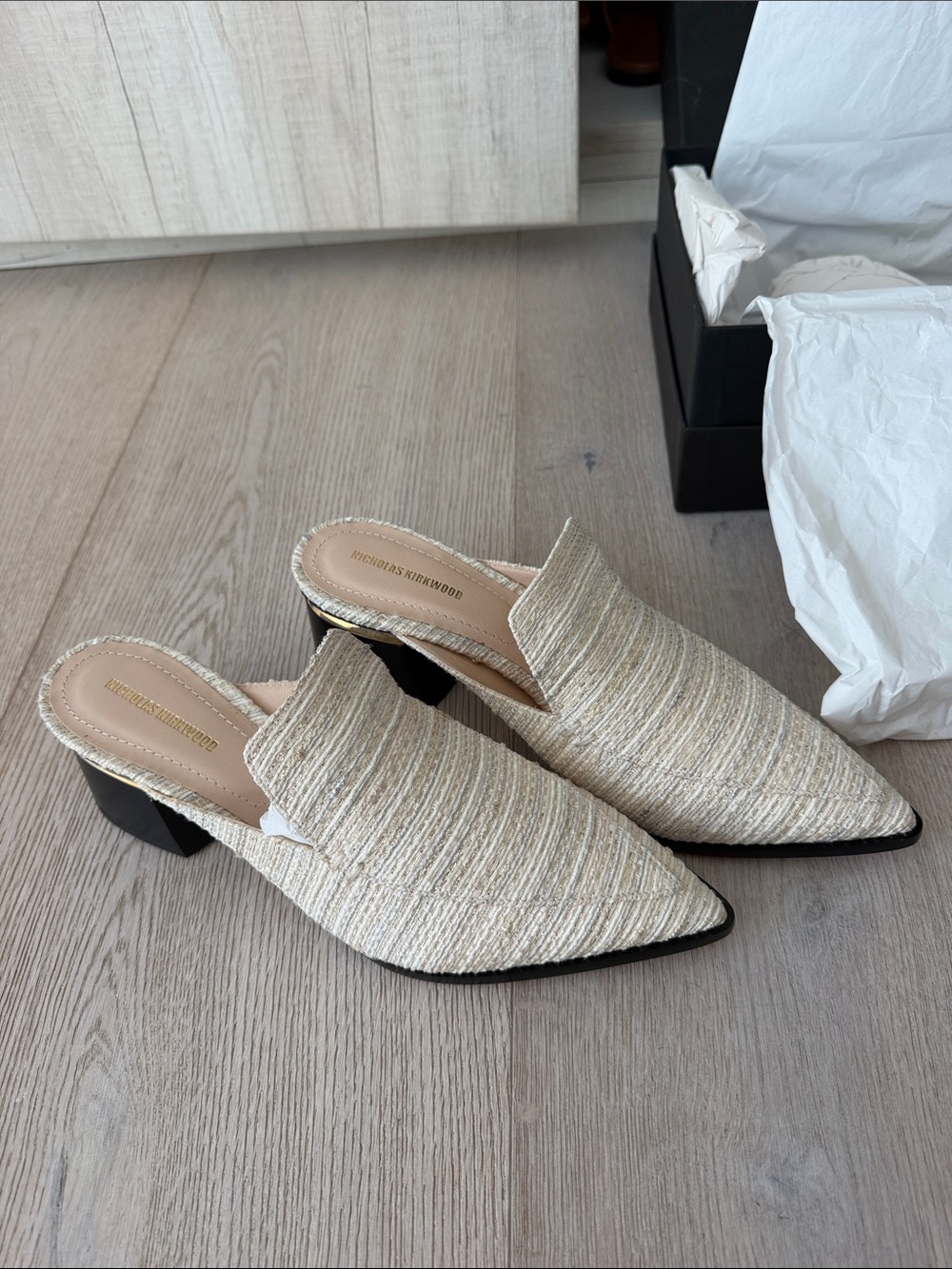 Nicholas Kirkwood Cream Textured Pointed Mules with Black Heel